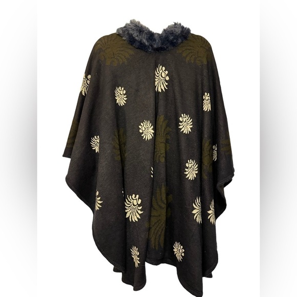 Jon & Anna Navy Blue Cape/ W faux Fur Collar - Picture 4 of 8